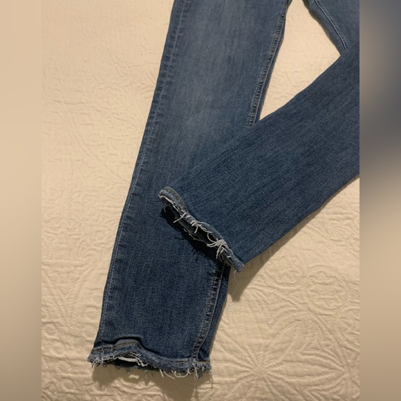 Rag & Bone jeans size 30. High rise ankle skinny. Stretchy, raw hem. Med wash - Picture 3 of 10
